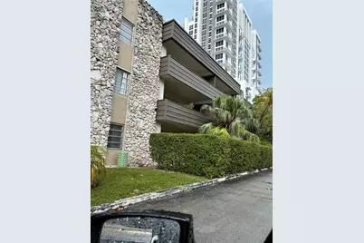 8325 SW 72nd Ave #305C, Miami, FL 33143 - Photo 1