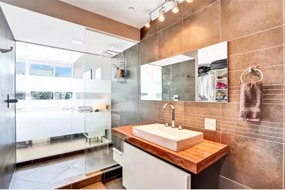 2100 Park Ave #310, Miami Beach, FL 33139 - Photo 9