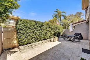 403 Dunwoody Ln, Hollywood, FL 33021 - Photo 47