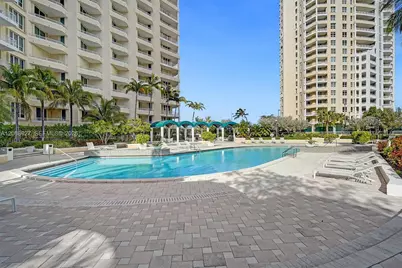 888 Brickell Key Dr #1901, Miami, FL 33131 - Photo 23