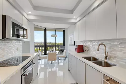 2000 Island Blvd #808, Aventura, FL 33160 - Photo 3