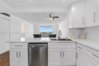 16400 NE 17th Ave #601, North Miami Beach, FL 33162 - Photo 7