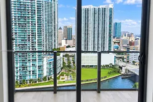 88 SW 7th St, Miami, FL 33130 - Photo 9