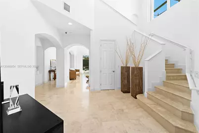 1490 Cleveland Rd, Miami Beach, FL 33141 - Photo 5