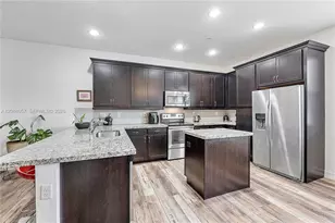 11343 SW 14th St, Pembroke Pines, FL 33025 - Photo 17