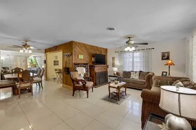 304 SW 68th Ave, Pembroke Pines, FL 33023 - Photo 5