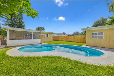 304 SW 68th Ave, Pembroke Pines, FL 33023 - Photo 35