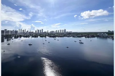 17111 Biscayne Blvd #2210, North Miami Beach, FL 33160 - Photo 11