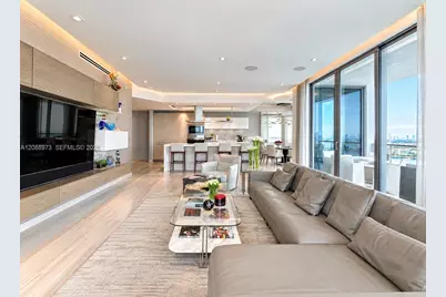 17111 Biscayne Blvd #2210, North Miami Beach, FL 33160 - Photo 3