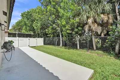 20831 NW 22nd Ct, Pembroke Pines, FL 33029 - Photo 31