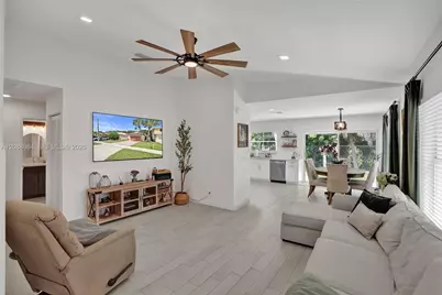 20831 NW 22nd Ct, Pembroke Pines, FL 33029 - Photo 3