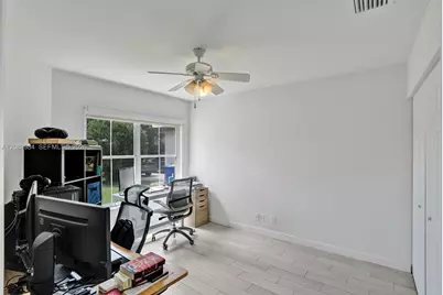 20831 NW 22nd Ct, Pembroke Pines, FL 33029 - Photo 17