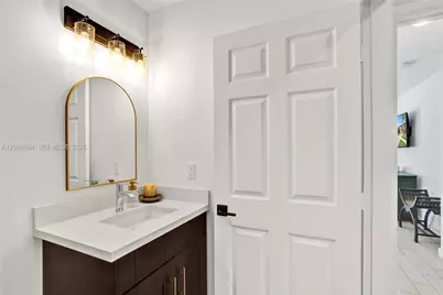 20831 NW 22nd Ct, Pembroke Pines, FL 33029 - Photo 15