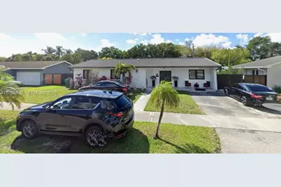 10010 SW 85th Ter, Miami, FL 33173 - Photo 1