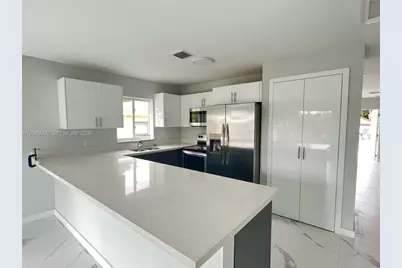 2254 Cody St, Hollywood, FL 33020 - Photo 11