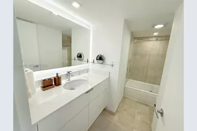 10275 Collins Ave #1210, Bal Harbour, FL 33154 - Photo 17