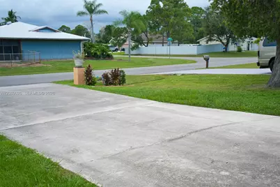 1173 SE Odonnell Ln, Port Saint Lucie, FL 34983 - Photo 5