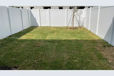 10948 W 32nd Ln, Hialeah, FL 33018 - Photo 9