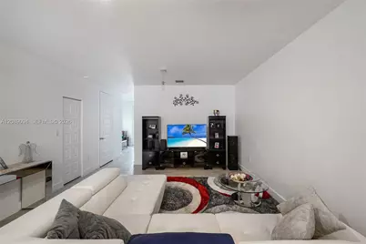 15809 NW 91st Ct, Miami Lakes, FL 33018 - Photo 13