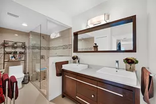 374 Lakeview Dr, Weston, FL 33326 - Photo 21