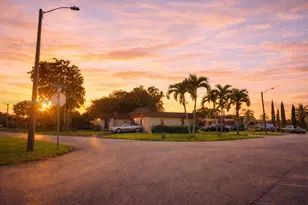 5700 White Hickory Cir, Tamarac, FL 33319 - Photo 17
