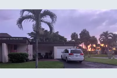 5700 White Hickory Cir, Tamarac, FL 33319 - Photo 5