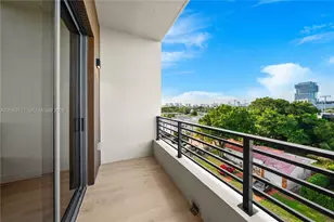 215 SE 4th St, Hallandale Beach, FL 33009 - Photo 23