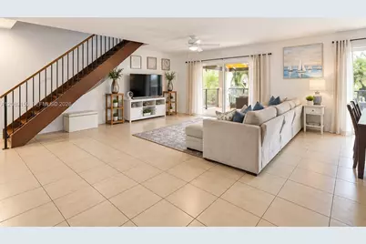15528 Braemar Ct, Miami Lakes, FL 33014 - Photo 3
