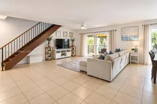 15528 Braemar Ct, Miami Lakes, FL 33014 - Photo 3