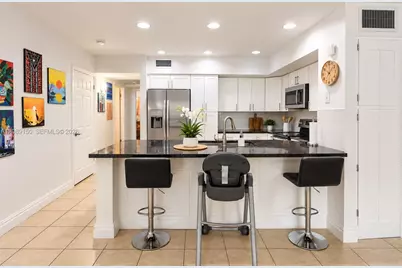 15528 Braemar Ct, Miami Lakes, FL 33014 - Photo 11