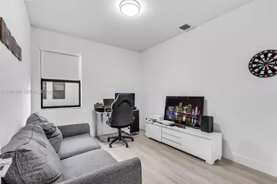4363 NW 81st Ave, Doral, FL 33166 - Photo 17