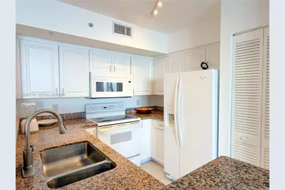 90 Alton Rd #1710, Miami Beach, FL 33139 - Photo 9