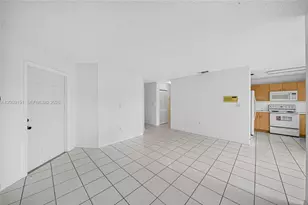 7557 SW 164th Ct, Miami, FL 33193 - Photo 9