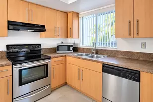 11061 NW 7th St, Miami, FL 33172 - Photo 5