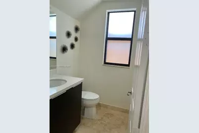 10230 NW 86th St, Doral, FL 33178 - Photo 21