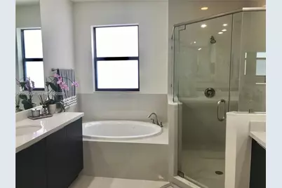 10230 NW 86th St, Doral, FL 33178 - Photo 17