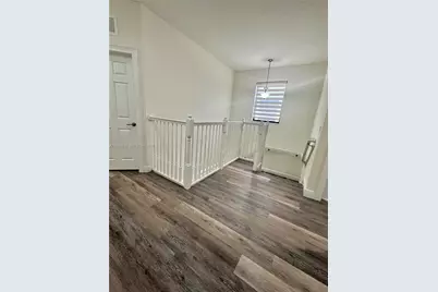 10230 NW 86th St, Doral, FL 33178 - Photo 11