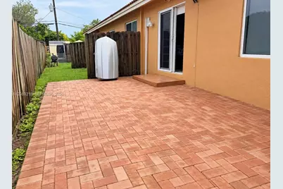 312 NE 3rd St #4, Hallandale Beach, FL 33009 - Photo 11