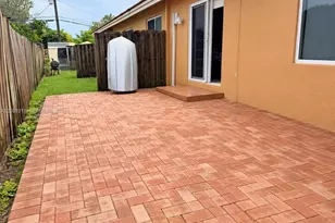 312 NE 3rd St, Hallandale Beach, FL 33009 - Photo 11