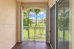 10242 NW 7th St, Miami, FL 33172 - Photo 9