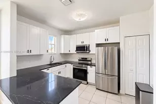 10242 NW 7th St, Miami, FL 33172 - Photo 7