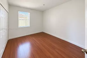 10242 NW 7th St, Miami, FL 33172 - Photo 15
