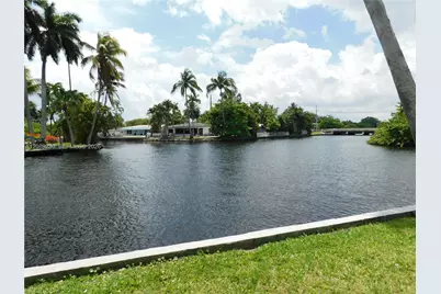 108 NE 30th St, Wilton Manors, FL 33334 - Photo 1