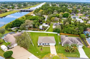 702 SW Aster Rd, Port Saint Lucie, FL 34953 - Photo 17