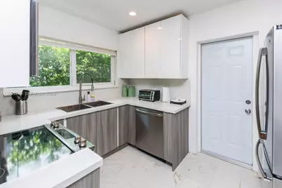 962 SW 6th Ave, Miami, FL 33130 - Photo 7
