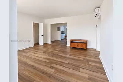 926 79th Ter #6, Miami Beach, FL 33141 - Photo 3