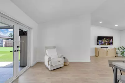 8531 NW 8th St, Pembroke Pines, FL 33024 - Photo 11