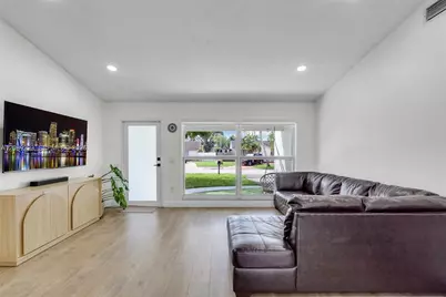 8531 NW 8th St, Pembroke Pines, FL 33024 - Photo 13