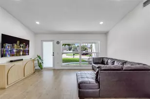 8531 NW 8th St, Pembroke Pines, FL 33024 - Photo 13