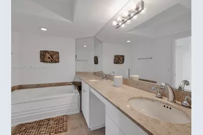 4779 Collins Ave #2805, Miami Beach, FL 33140 - Photo 11